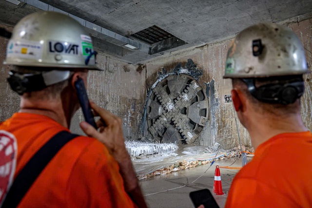 Bộ đôi ‘quái vật’ đã đào được 3.000 m hầm ngầm metro Nhổn – ga Hà Nội Bộ đôi ‘quái vật’ đã đào được 3.000 m hầm ngầm metro Nhổn – ga Hà Nội