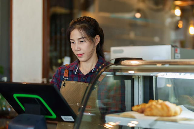Chuyển mình để thích nghi: Tiểu thương trước áp lực mới, cần giải pháp mới- Ảnh 1. Chuyển mình để thích nghi: Tiểu thương trước áp lực mới, cần giải pháp mới- Ảnh 1.