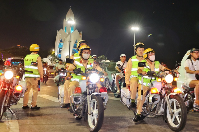 CSGT Khánh Hòa công khai số điện thoại ‘nóng’ của trưởng phòng CSGT Khánh Hòa công khai số điện thoại ‘nóng’ của trưởng phòng
