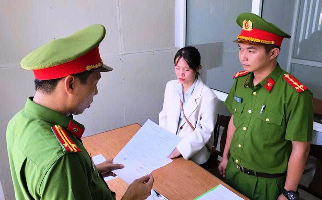 Đà Nẵng: Bắt nhân viên ngân hàng làm giả giấy tờ, chiếm đoạt 1,7 tỉ đồng - Ảnh 1. Đà Nẵng: Bắt nhân viên ngân hàng làm giả giấy tờ, chiếm đoạt 1,7 tỉ đồng - Ảnh 1.