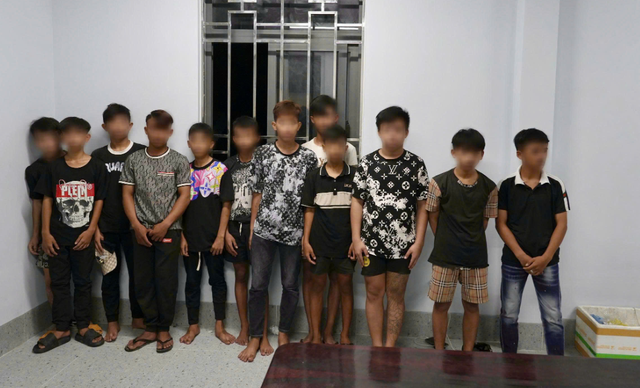 Lâm Đồng: 2 nhóm đem hung khí đi hỗn chiến, 16 người bị khởi tố- Ảnh 2. Lâm Đồng: 2 nhóm đem hung khí đi hỗn chiến, 16 người bị khởi tố- Ảnh 2.