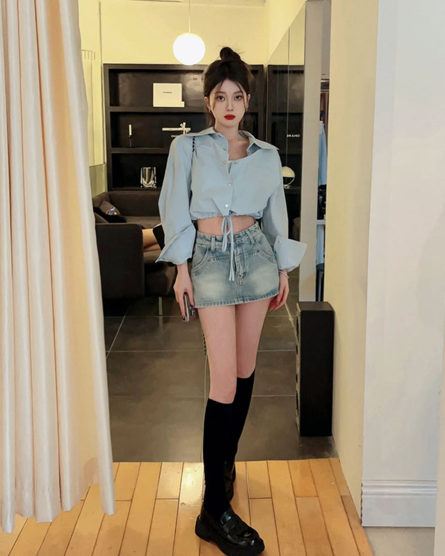 Nét phóng khoáng tối giản cùng áo sơ mi crop top- Ảnh 4.