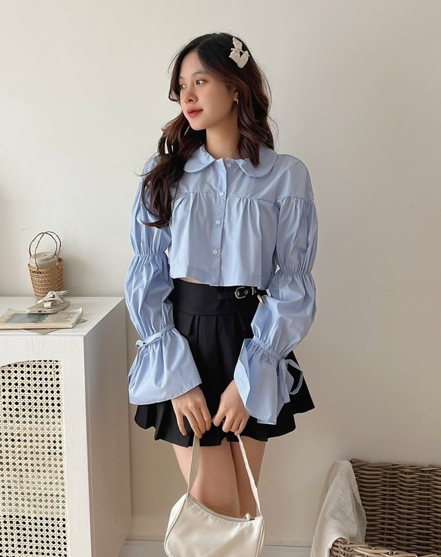 Nét phóng khoáng tối giản cùng áo sơ mi crop top- Ảnh 6.