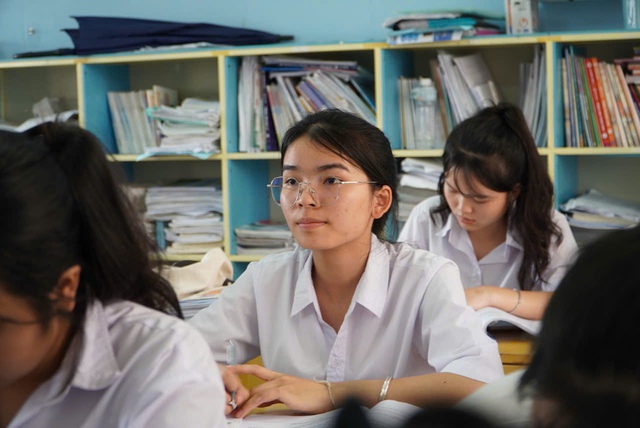 Xin gi&uacute;p đỡ nữ sinh ngh&egrave;o kh&oacute; ước mơ l&agrave;m c&ocirc; gi&aacute;o - Ảnh 1.