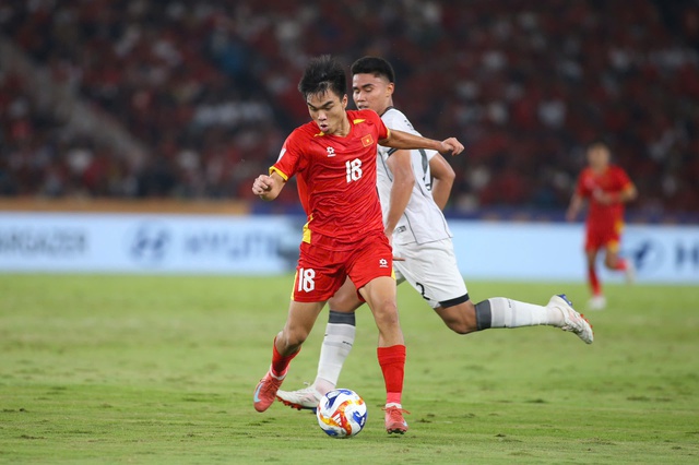 &Ocirc;ng Kim ph&aacute;t hiện phương &aacute;n tuyến giữa U.23 Việt Nam: Xa tận ch&acirc;n trời, gần ngay... - Ảnh 2.