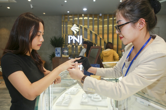 PNJ đạt doanh thu 17.218 tỉ đồng 6 tháng đầu năm PNJ đạt doanh thu 17.218 tỉ đồng 6 tháng đầu năm