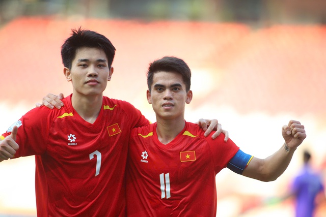 U.23 Việt Nam 0-0 U.23 Indonesia: Raven đánh đầu vọt xà U.23 Việt Nam 0-0 U.23 Indonesia: Raven đánh đầu vọt xà