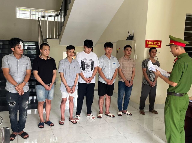TP.HCM: Bắt tạm giam 2 nhóm thanh niên ở phường Tân Thành đuổi chém nhau - Ảnh 1.