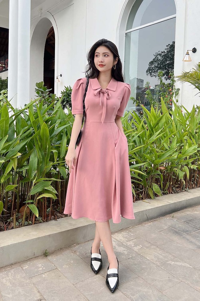 Kiêu hãnh giữa ngày hè cùng những mẫu váy dài thanh lịch- Ảnh 5. Kiêu hãnh giữa ngày hè cùng những mẫu váy dài thanh lịch- Ảnh 5.