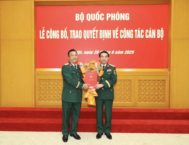 Thăng quân hàm, bổ nhiệm lãnh đạo Quân khu 5 Thăng quân hàm, bổ nhiệm lãnh đạo Quân khu 5