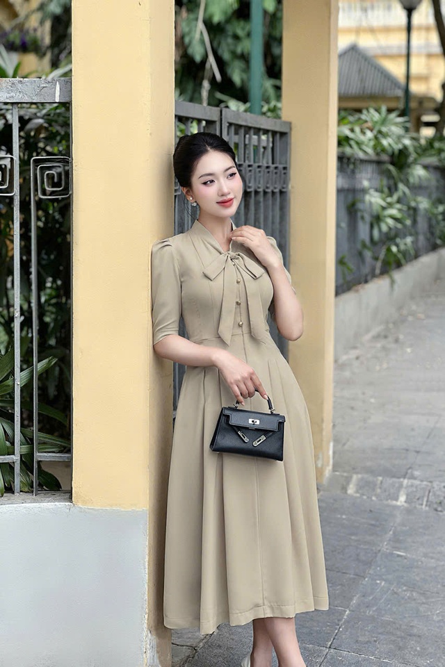 Kiêu hãnh giữa ngày hè cùng những mẫu váy dài thanh lịch- Ảnh 6. Kiêu hãnh giữa ngày hè cùng những mẫu váy dài thanh lịch- Ảnh 6.