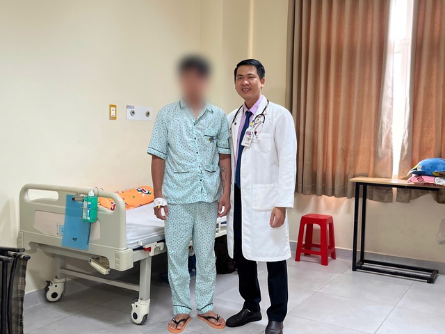 Nam thanh niên tạm gác lại công việc khi đột quỵ tuổi 33 - Ảnh 1.