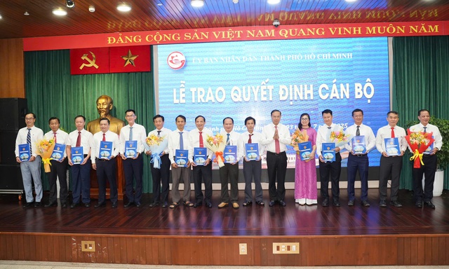TP.HCM bổ nhiệm lãnh đạo 54 đơn vị sự nghiệp sau sáp nhập- Ảnh 2.