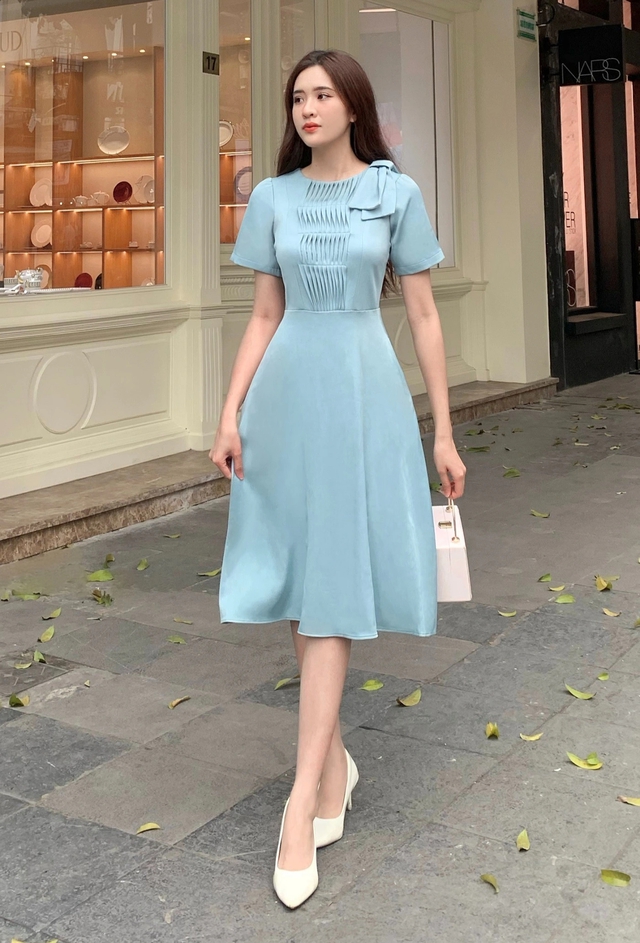 Kiêu hãnh giữa ngày hè cùng những mẫu váy dài thanh lịch- Ảnh 2. Kiêu hãnh giữa ngày hè cùng những mẫu váy dài thanh lịch- Ảnh 2.