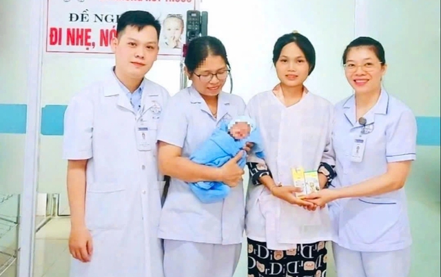 Cấp cứu thành công bệnh nhi 35 tuần tuổi, nặng 2 kg bị thủng dạ dày- Ảnh 1. Cấp cứu thành công bệnh nhi 35 tuần tuổi, nặng 2 kg bị thủng dạ dày- Ảnh 1.