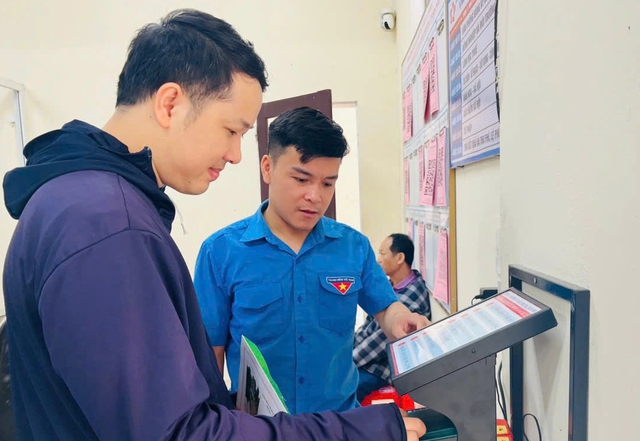 Đồng loạt lập đội thanh niên tình nguyện chuyển đổi số - Ảnh 2.