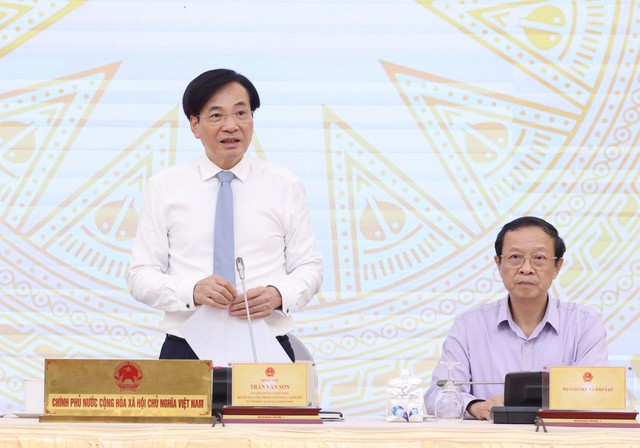 Hồ sơ trực tuyến: Người dân chỉ cần điện thọai có internet để nộp hồ sơ - Ảnh 2.