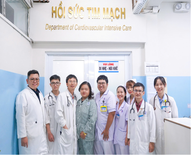 TP.HCM: Cứu sống nữ sinh béo phì nguy kịch nhờ kỹ thuật V-V-ECMO- Ảnh 1. TP.HCM: Cứu sống nữ sinh béo phì nguy kịch nhờ kỹ thuật V-V-ECMO- Ảnh 1.