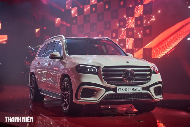 Mercedes GLS 450 2025 giá 5,689 tỉ đồng tại Việt Nam