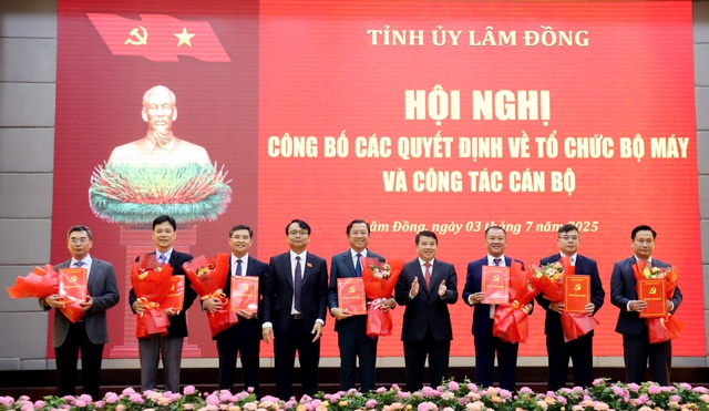 Lâm Đồng: Công bố các quyết định về tổ chức bộ máy mới- Ảnh 2. Lâm Đồng: Công bố các quyết định về tổ chức bộ máy mới- Ảnh 2.