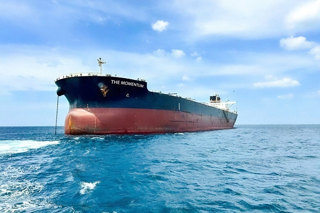Hòa Phát đưa vào khai thác tàu The Momentum 110.000 DWT - Ảnh 1.
