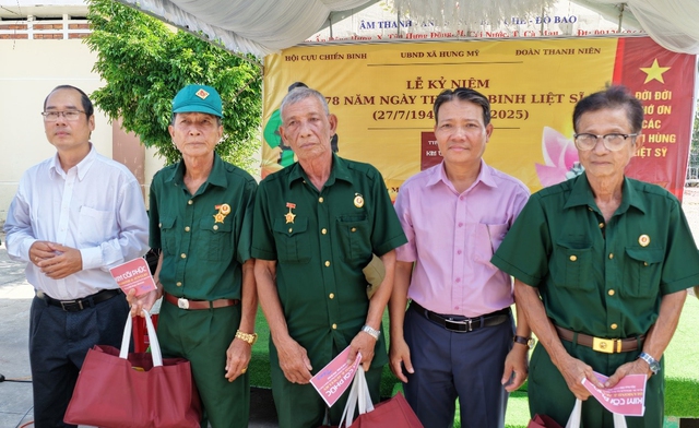 Tiệm v&agrave;ng Kim T&agrave;i Ph&uacute;c trao qu&agrave; nghĩa t&igrave;nh đến thương binh v&agrave; th&acirc;n nh&acirc;n liệt sĩ- Ảnh 3.