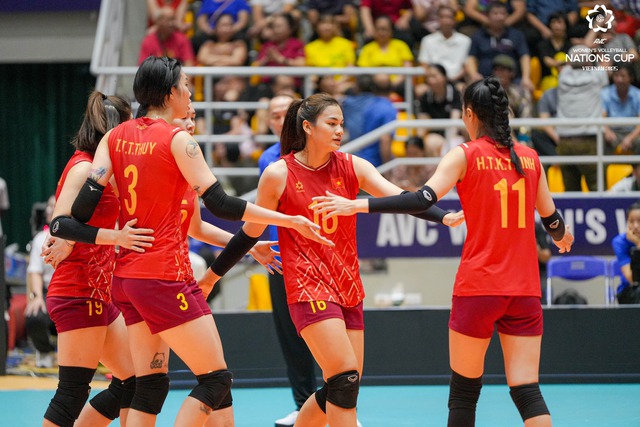 Đội tuyển bóng chuyền nữ Việt Nam khẳng định sức mạnh trước Indonesia ở SEA V.League 2025 Đội tuyển bóng chuyền nữ Việt Nam khẳng định sức mạnh trước Indonesia ở SEA V.League 2025
