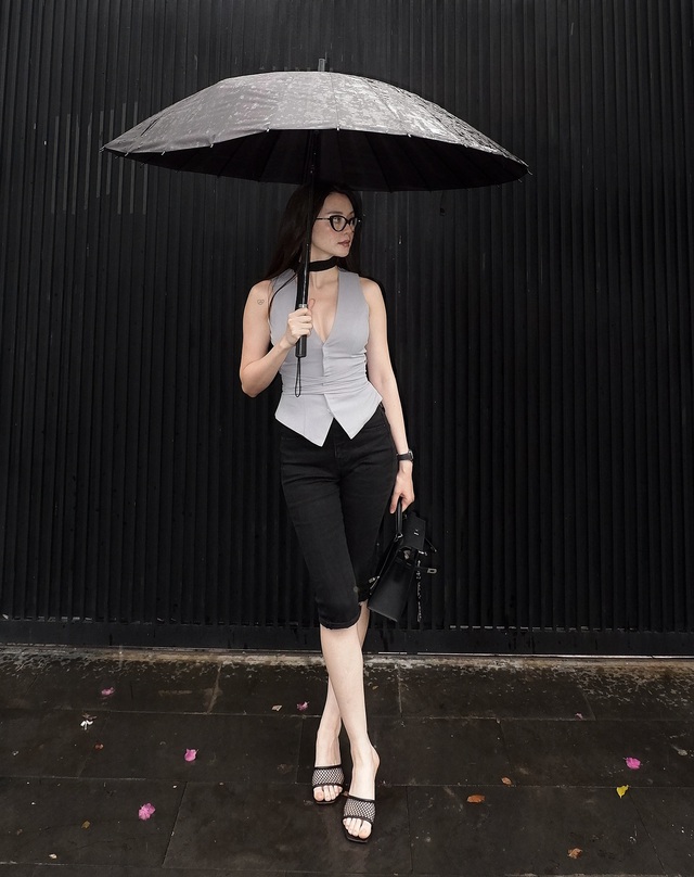 Biến hóa với gilet - nàng sở hữu vẻ đẹp thời thượng - Ảnh 1.