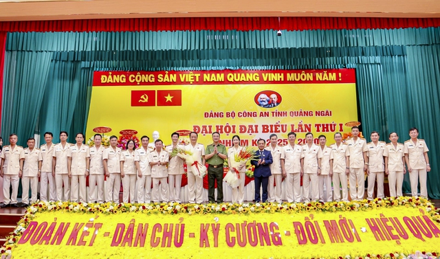 Đại tá Hồ Song Ân làm Bí thư Đảng ủy Công an tỉnh Quảng Ngãi - Ảnh 3.
