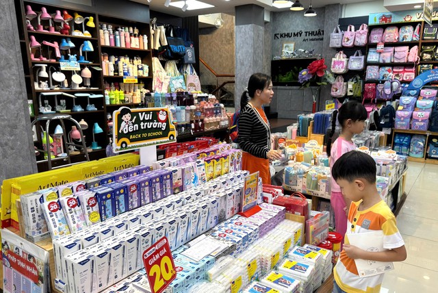 Fahasa tổ chức 7 hội sách phục vụ năm học mới- Ảnh 2.