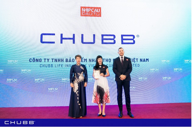 Chubb Life Việt Nam v&agrave;o Top 50 Doanh nghiệp Ph&aacute;t triển Bền vững 2025 nhờ đ&oacute;ng g&oacute;p t&iacute;ch cực cho thế hệ trẻ- Ảnh 1.