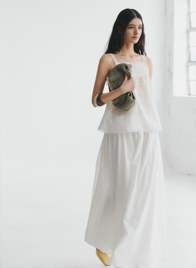Váy suông linen, ren voan đa năng đáng sắm nhất mùa này - Ảnh 8.