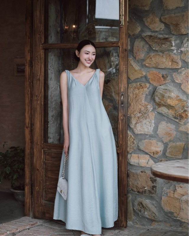 Váy suông linen, ren voan đa năng đáng sắm nhất mùa này - Ảnh 10.