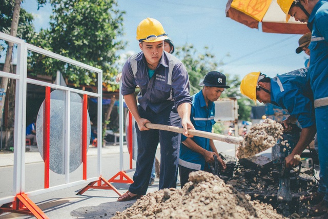 Cảnh báo chiêu trò lừa đảo gắn đồng hồ nước để chiếm đoạt tiền- Ảnh 1.
