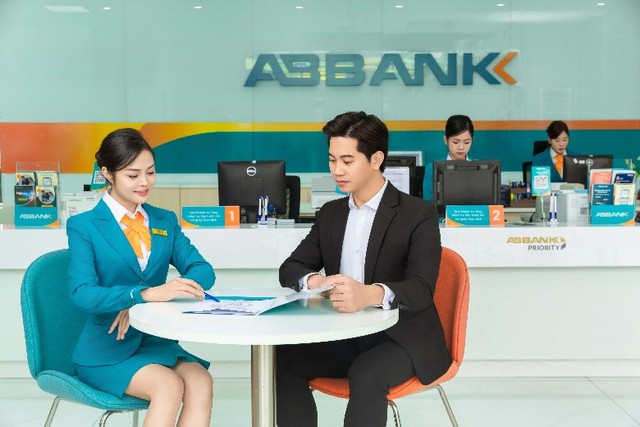 Quả ngọt từ cải tổ bộ máy: ABBANK bứt phá mạnh mẽ nửa đầu năm 2025 - Ảnh 3.