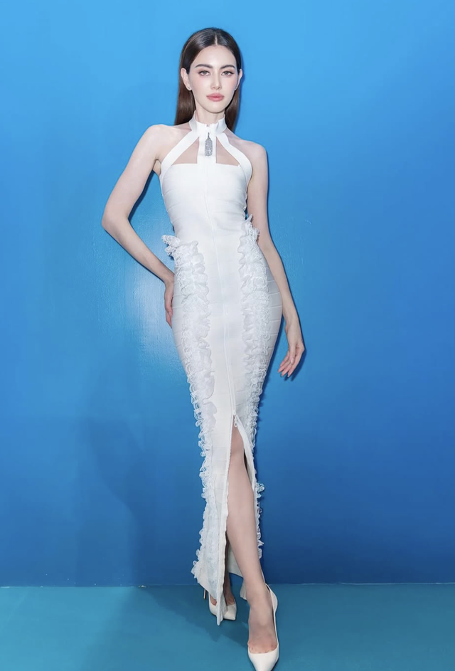 Phối đồ ‘white on white’ giúp nàng công sở nâng tầm vẻ thanh lịch khi thu sang  - Ảnh 7.