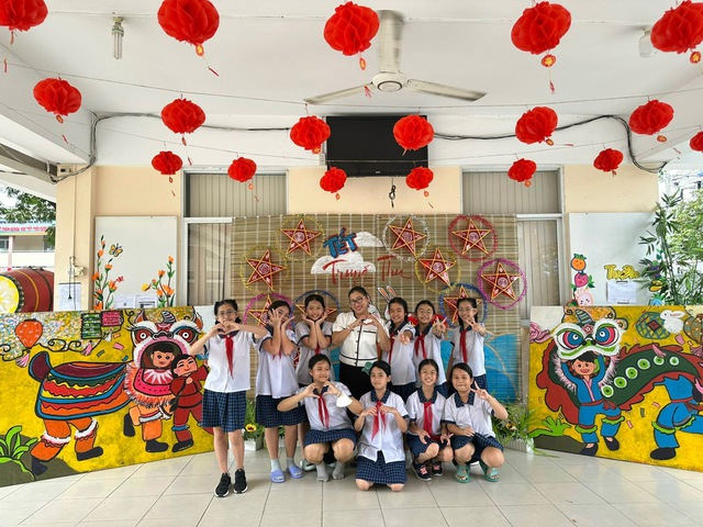 Cô giáo tiểu học TP.HCM sáng kiến mô hình đọc sách 'không biên giới' - Ảnh 4.