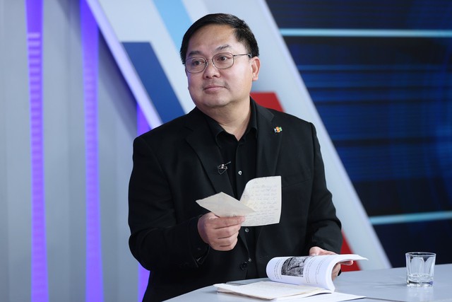 Ông Hoàng Nam Tiến qua đời sau cơn đột quỵ chiều 31.7 Ông Hoàng Nam Tiến qua đời sau cơn đột quỵ chiều 31.7