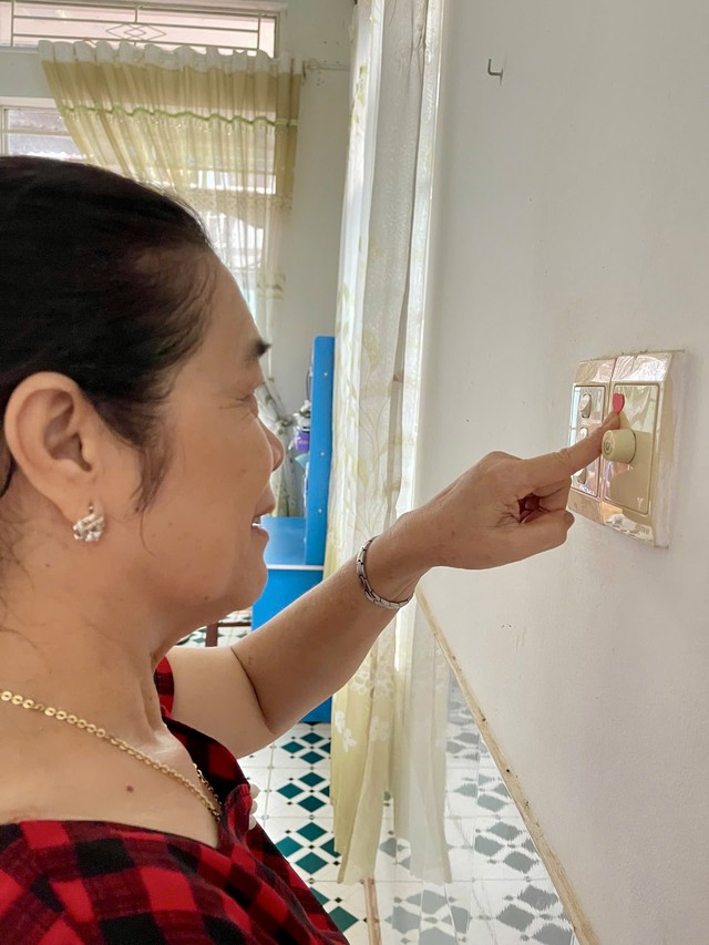 Mẹ tôi gieo mầm và truyền cảm hứng tiết kiệm điện - Ảnh 3.