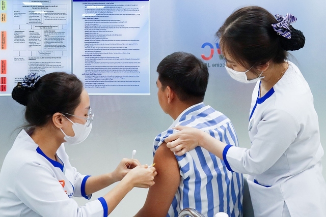 Chuyên gia cảnh báo sốt xuất huyết nguy cơ bùng phát - Ảnh 1.