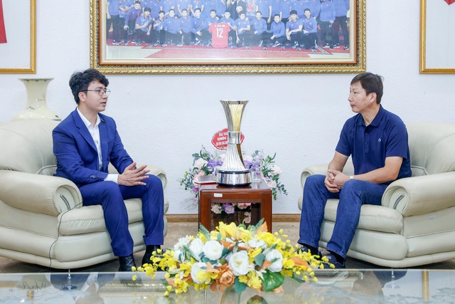 HLV Kim Sang Sik: ‘Tôi mong chờ Xuân Son và Văn Hậu, sẽ trao cơ hội cho Chung Đỗ nếu…’ - Ảnh 2.