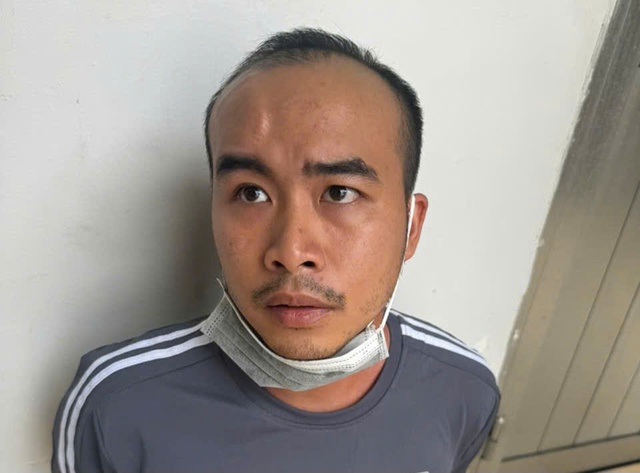 Kẻ cướp giật tiệm vàng ở TP.HCM khai gì?- Ảnh 1. Kẻ cướp giật tiệm vàng ở TP.HCM khai gì?- Ảnh 1.