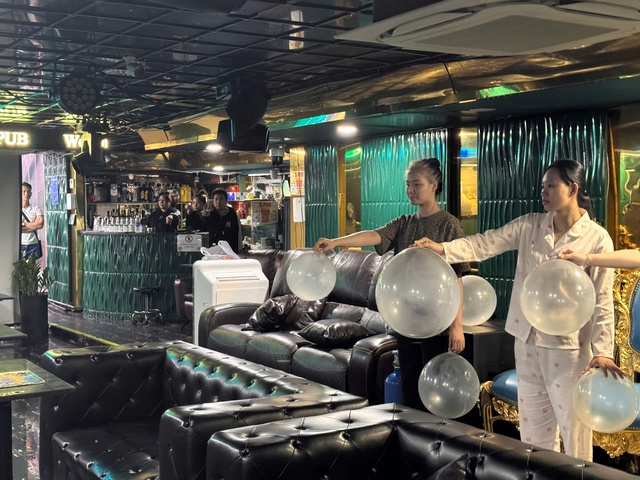 Bar ở phố tây Bùi Viện buôn bán khí cười, thu lợi bất chính trăm tỉ đồng- Ảnh 4.