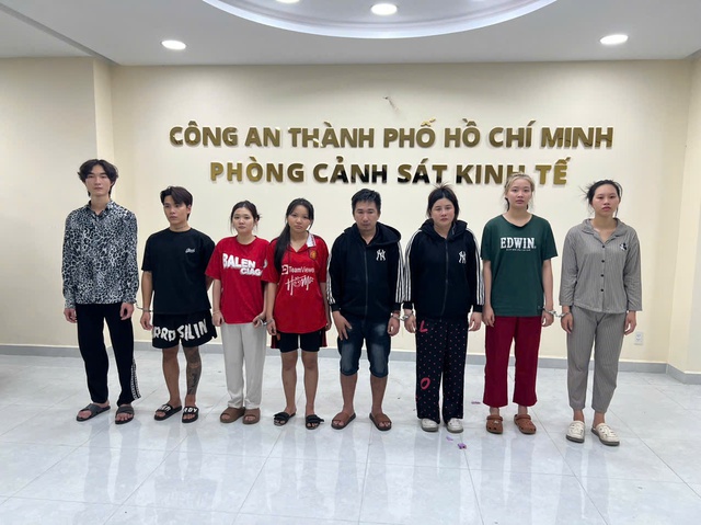 Bar ở phố tây Bùi Viện buôn bán khí cười, thu lợi bất chính trăm tỉ đồng- Ảnh 1.