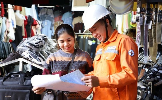 EVNCPC đẩy mạnh tuyên truyền, kiểm tra an toàn điện, phòng chống cháy nổ- Ảnh 2. EVNCPC đẩy mạnh tuyên truyền, kiểm tra an toàn điện, phòng chống cháy nổ- Ảnh 2.