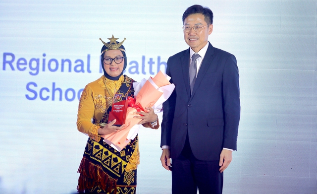 Sáng kiến học đường ‘biến rác thành chữ’ ở Indonesia đoạt giải cao nhất AIA 2025 Sáng kiến học đường ‘biến rác thành chữ’ ở Indonesia đoạt giải cao nhất AIA 2025