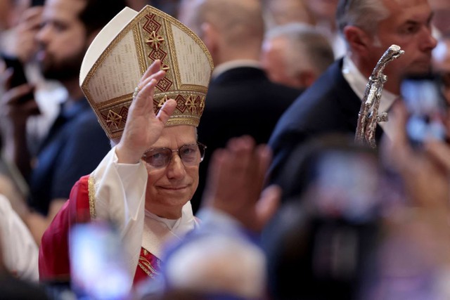Giáo hoàng Leo nỗ lực đoàn kết Vatican với ‘liệu pháp cái ôm’ Giáo hoàng Leo nỗ lực đoàn kết Vatican với ‘liệu pháp cái ôm’