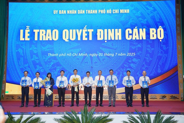 Giám đốc, phó giám đốc Sở Công thương TP.HCM sau sáp nhập Giám đốc, phó giám đốc Sở Công thương TP.HCM sau sáp nhập