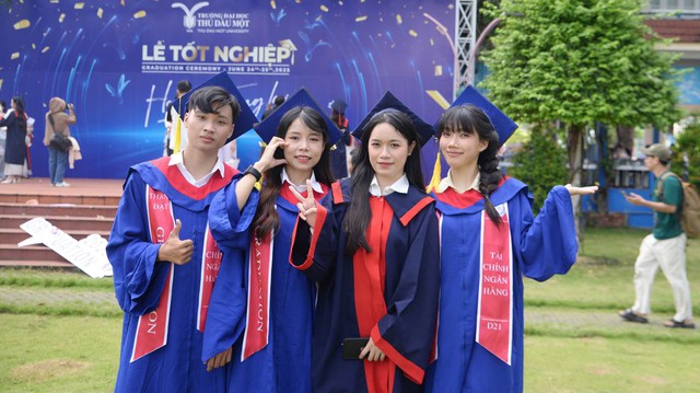 Năm 2025: Trường đại học Thủ Dầu Một tuyển sinh 40 ng&agrave;nh đ&agrave;o tạo  - Ảnh 4.