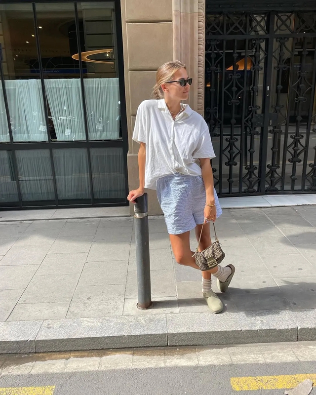 Quần shorts rộng, kiểu quần slouchy chic thoải mái của mùa hè 2025- Ảnh 8. Quần shorts rộng, kiểu quần slouchy chic thoải mái của mùa hè 2025- Ảnh 8.
